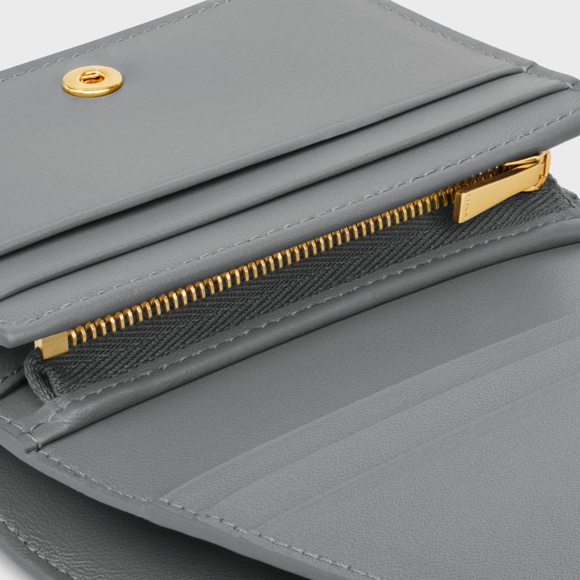 accesorios CELINE cartera compacta triomphe de piel de becerro brillante zinc mujer NL48405