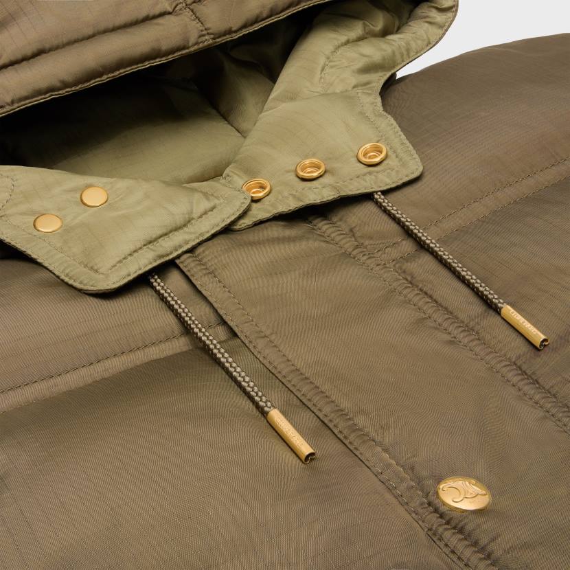 vestir CELINE Chaqueta corta de plumas Triomphe de nailon ligero kaki mujer NL48705