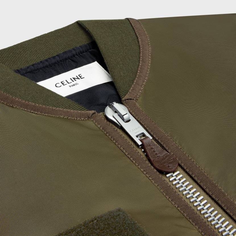 vestir CELINE chaqueta bomber corta en sarga de nailon verde militar mujer NL48593